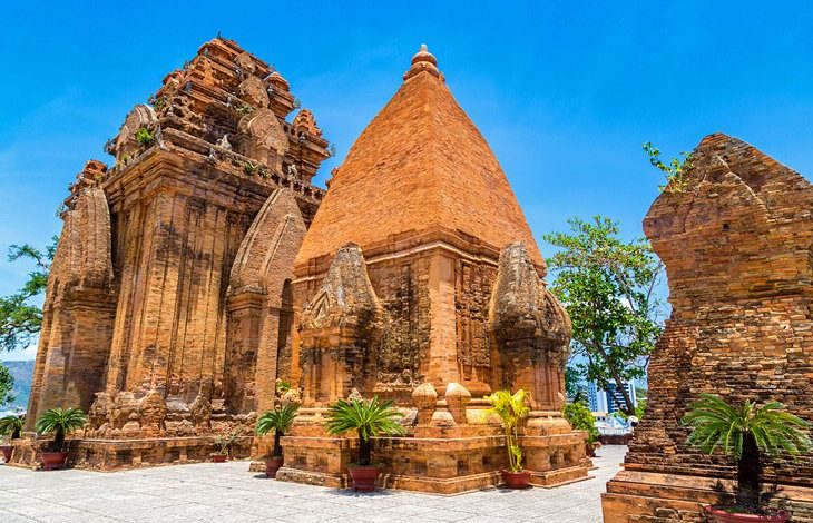 Tháp Bà Ponagar (nguồn: vinpearl.com)