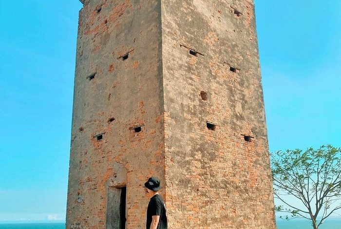 Lầu Ông Hoàng (nguồn: vi.alongwalker.co)