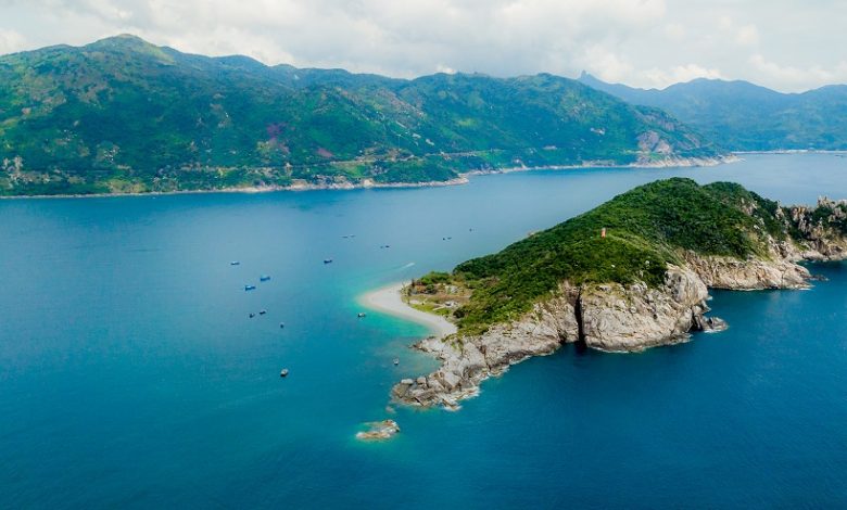 Đảo Hòn Nưa: Thiên đường biển tĩnh lặng tại vùng đất Phú Yên