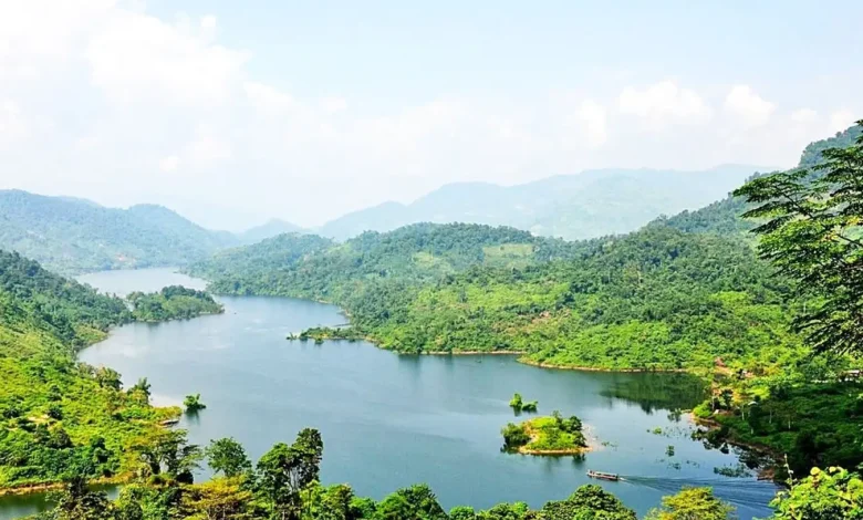Kinh nghiệm du lịch hồ Ba Bể - món quà 200 năm của Bắc Kạn