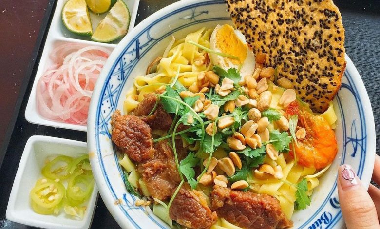 Mì quảng bà mua