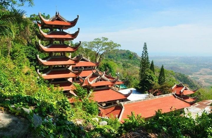núi Tà Cú (nguồn: blog.mytour.vn)