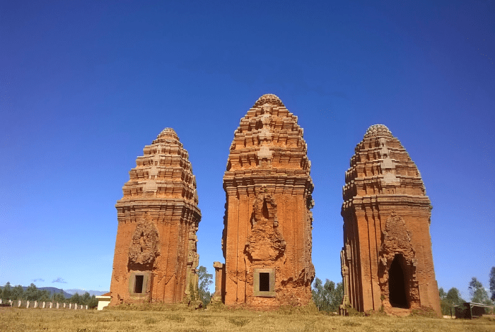 Tháp Dương Long(nguồn: vinwonders.com)