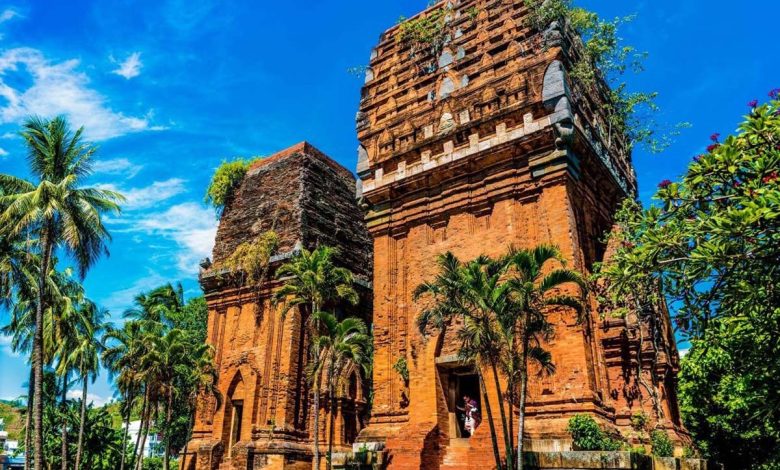 Nét đẹp cổ kính của Tháp Đôi giữa lòng thành phố Quy Nhơn (nguồn: quynhontrip.com)
