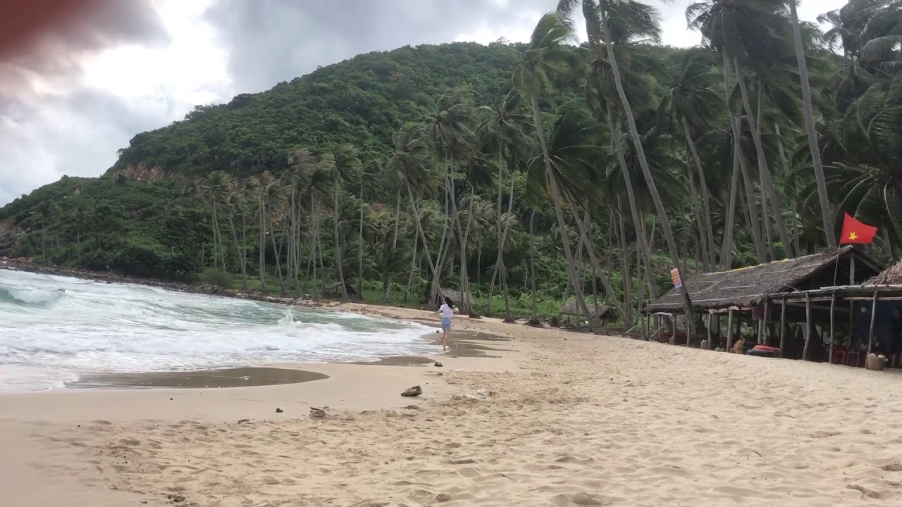 Bãi biển Nam Cát