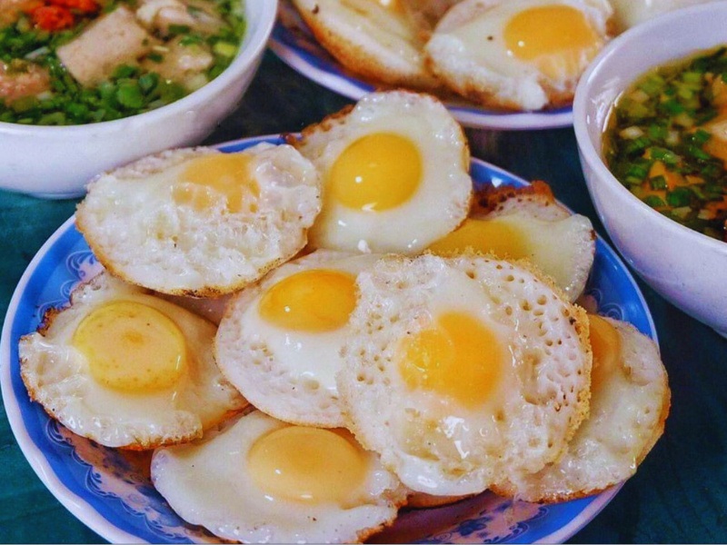 Đặc sản bánh căn Đà Lạt