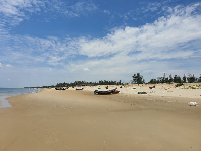 Hình ảnh bãi biển Cửa Việt