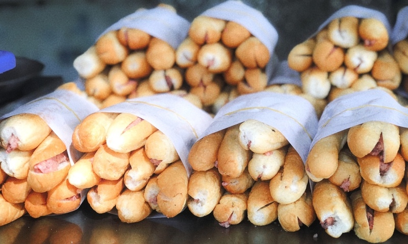 Hình ảnh Bánh mì cay Hải Phòng