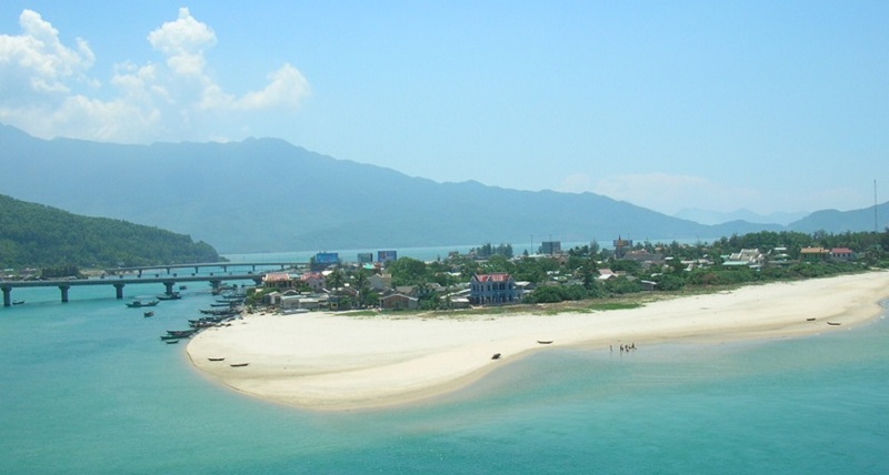 Hình ảnh bãi biển Lăng Cô_ Huế