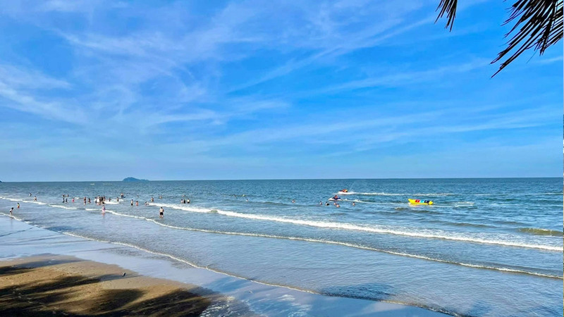 Hình ảnh bãi biển Vinh Sơn