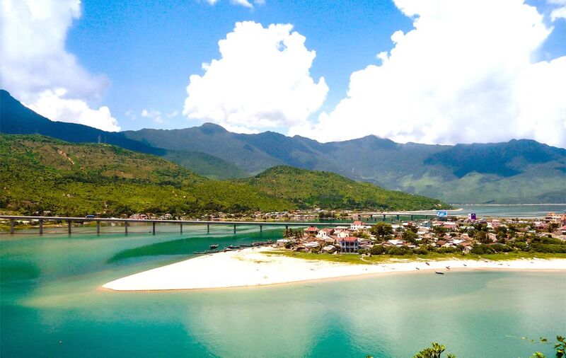 Hình ảnh biển Lăng Cô