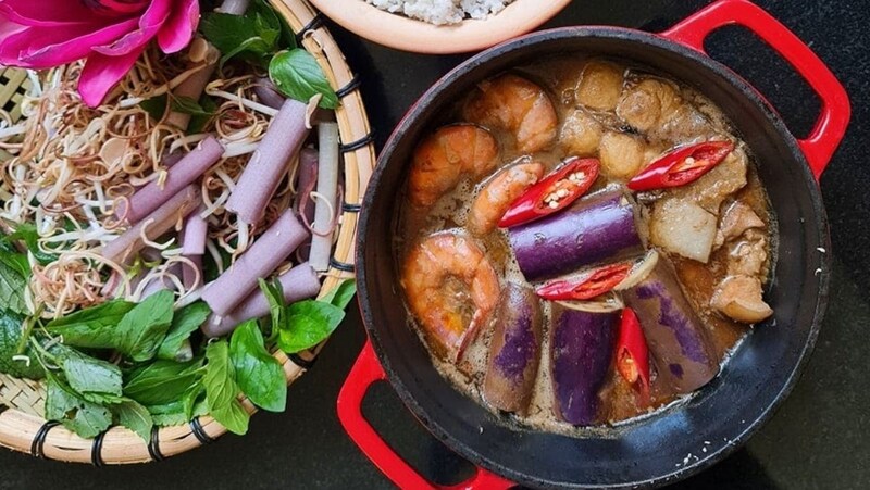 Hình ảnh bông súng mắm kho