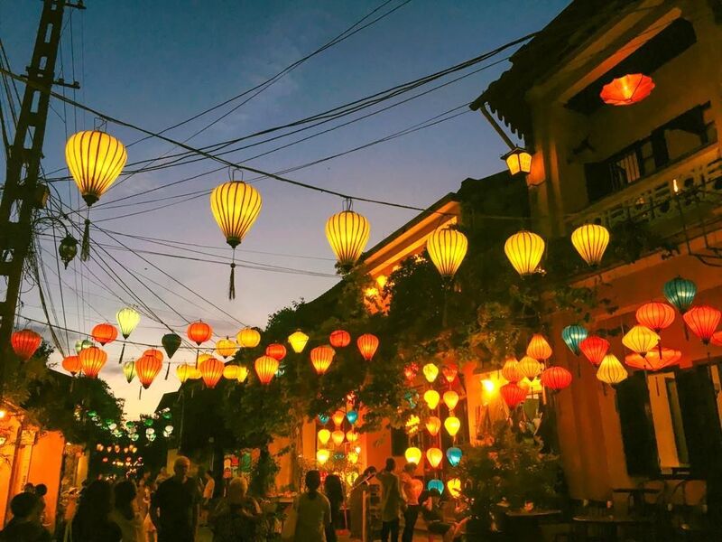 Hình ảnh đèn lồng phố cổ