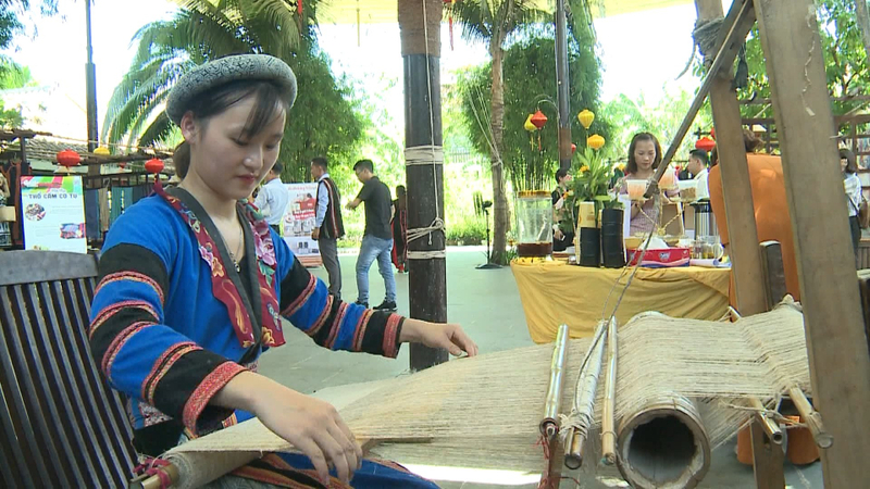 Hình ảnh nghề thổ cẩm