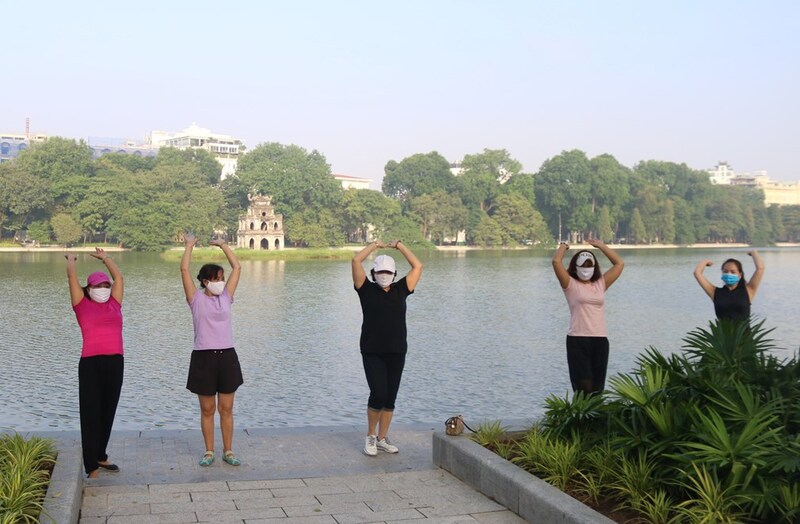 Hình ảnh người Hà Nội tập thể dục