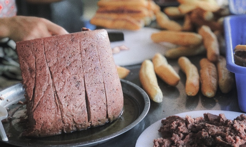 Hình ảnh nguyên liệu bánh mì cay Hải Phòng