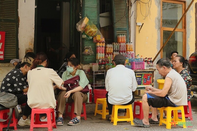 Hình ảnh quán nước vỉa hè Hà Nội 