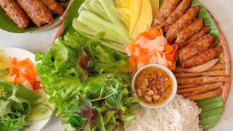 Đặc sản nem nướng Đà Lạt
