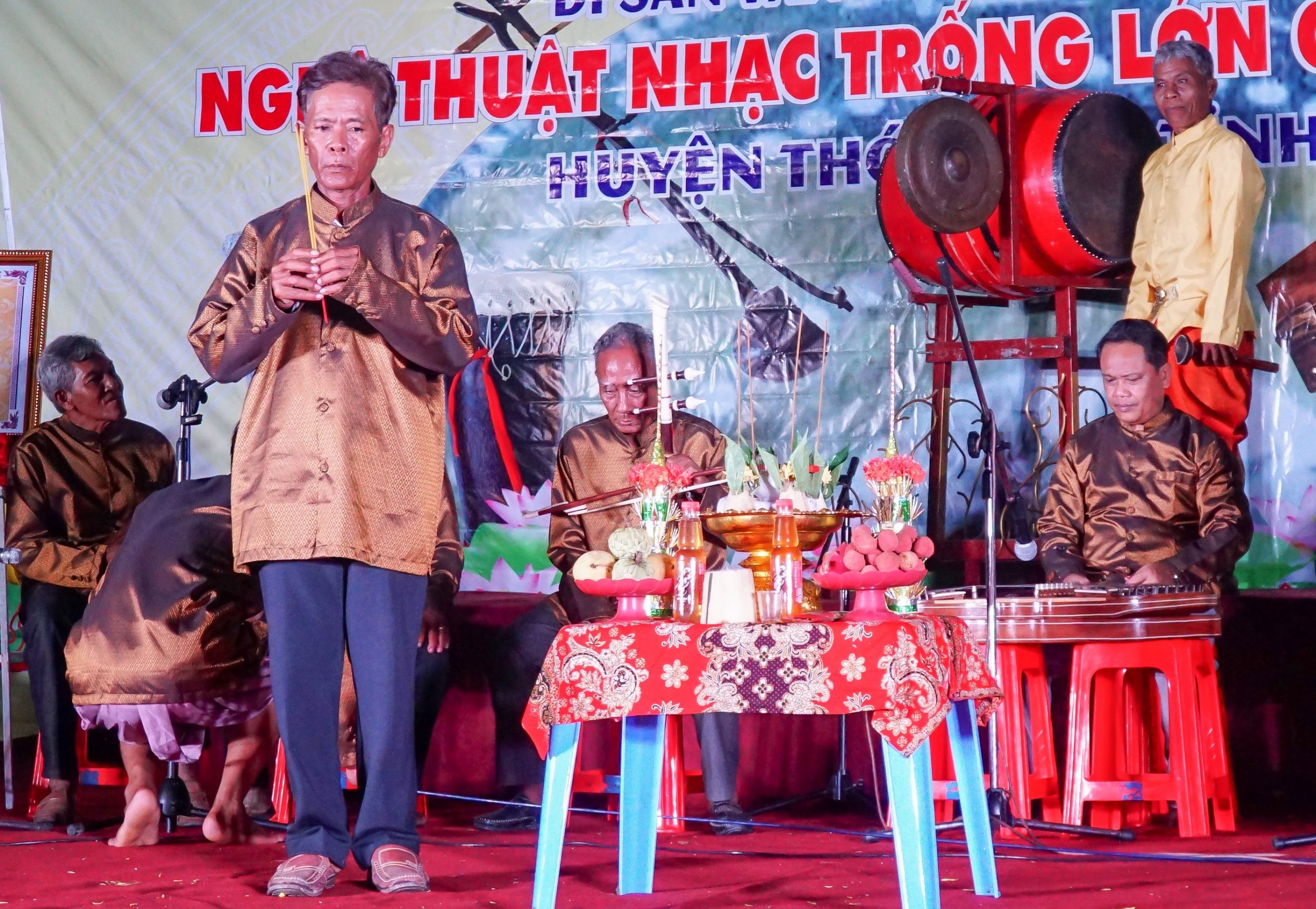 Văn hóa và con người