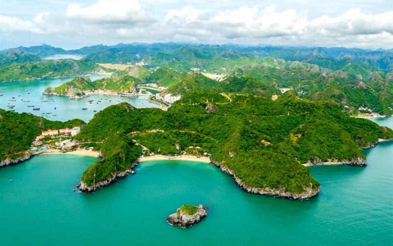 Bãi biển Cát Bà - Hòn Đảo Ngọc