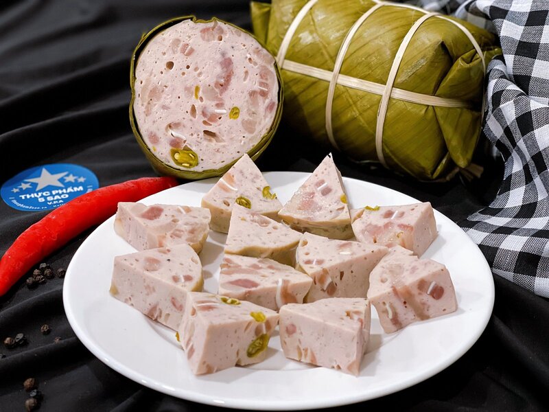 Chả Lụa (Giò Lụa): Món ăn tượng trưng cho sự thịnh vượng