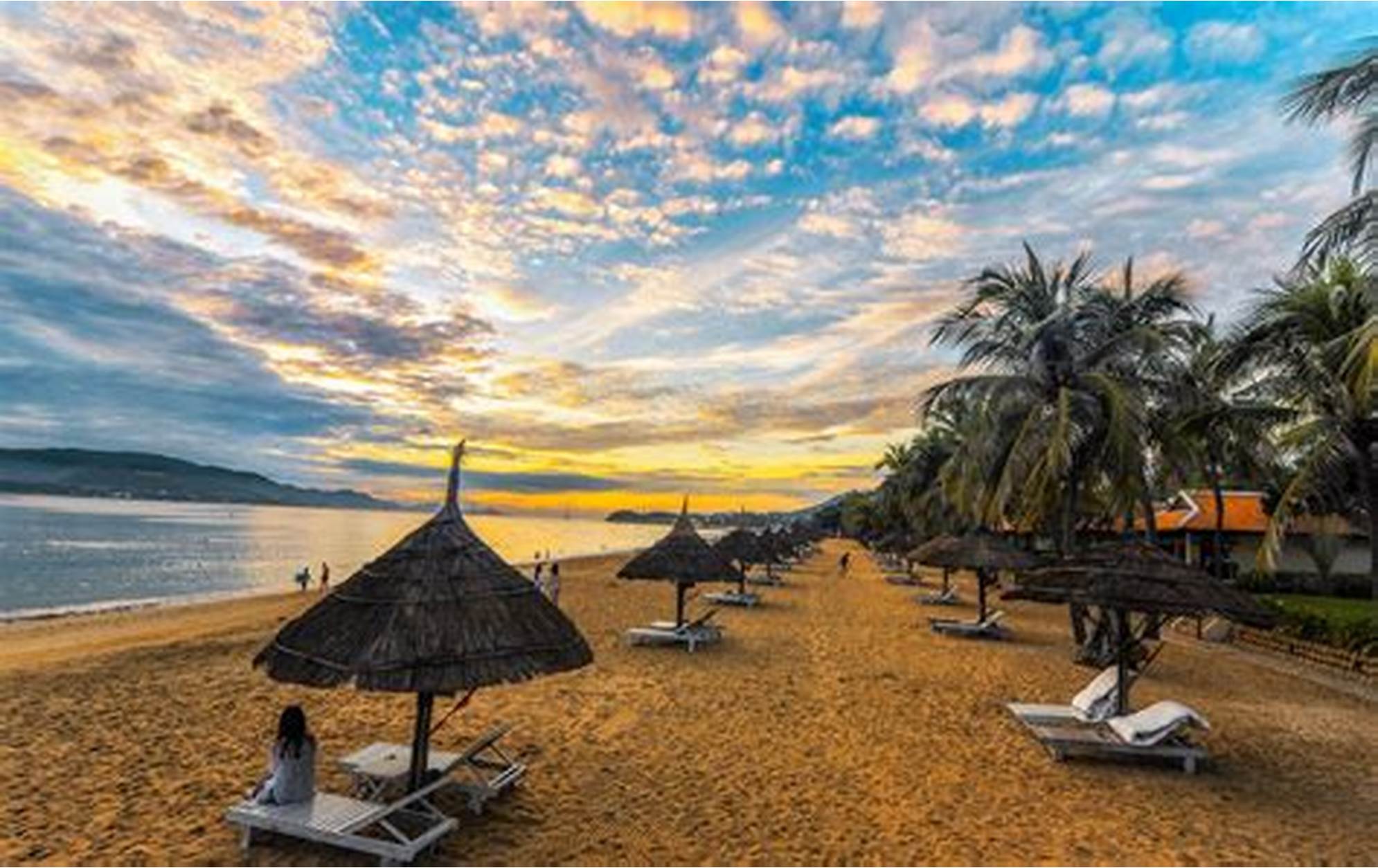 Cảnh Quan Biển và Bãi Biển