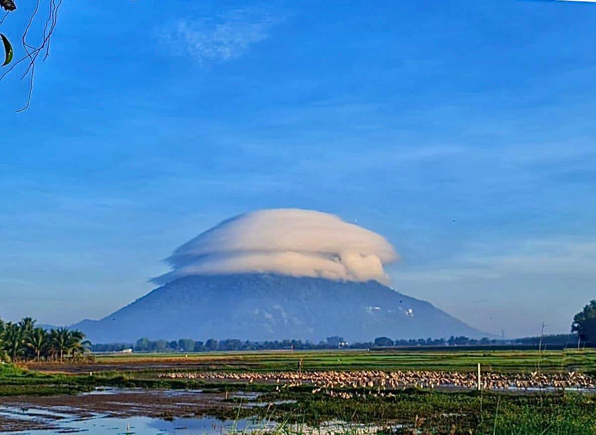 Dãy Núi Bà Đen