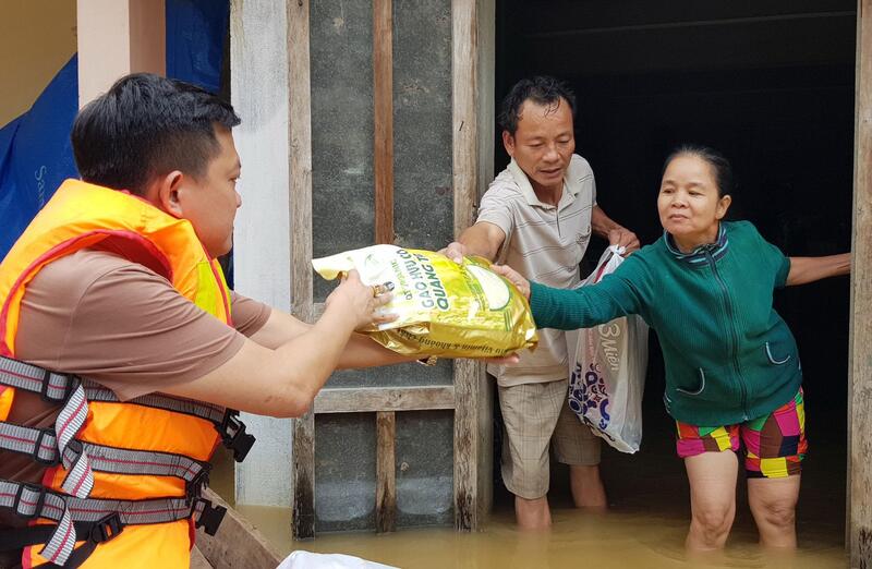 Hình ảnh về tình người