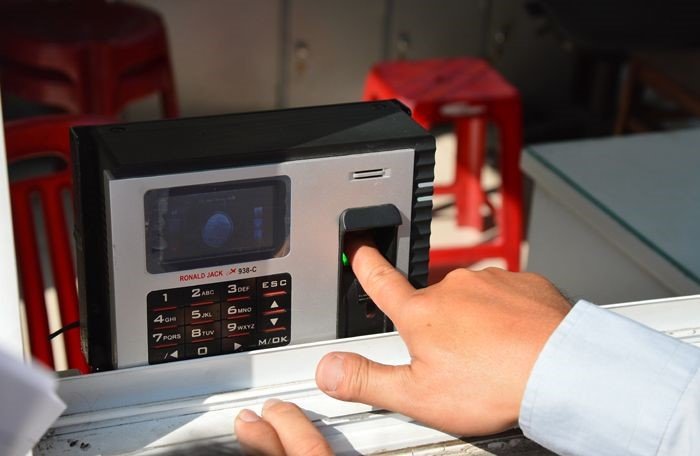 Máy cảm biến vân tay
