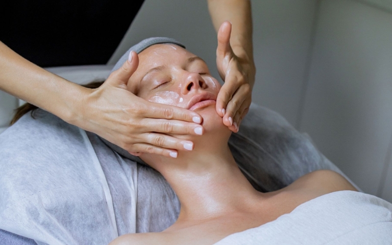 Chăm sóc da mặt bằng thảo mộc thiên nhiên