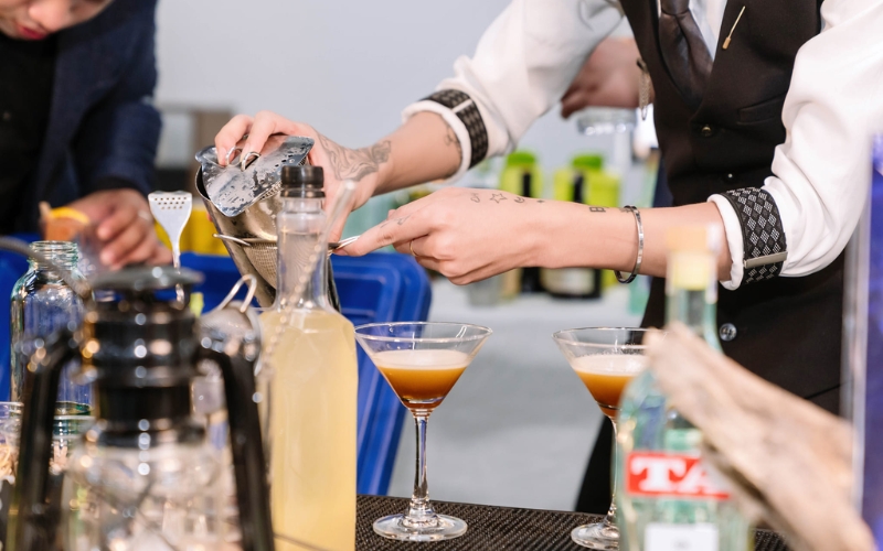 Thái độ dịch vụ và văn hóa nghề bartender