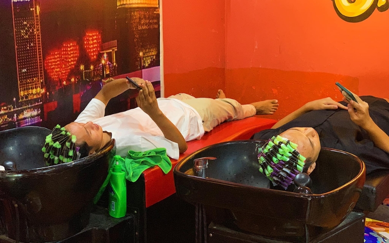 Uốn – nhuộm – dưỡng tóc nam giới