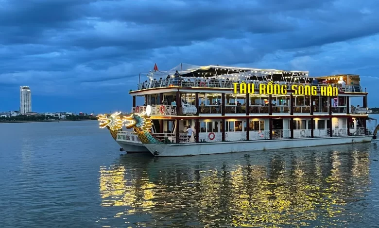 du thuyền trên sông hàn